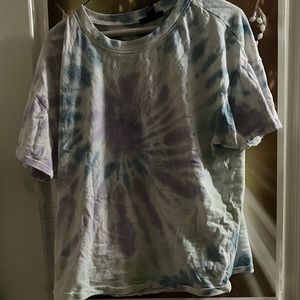 Size large tie dye tee shirt very comfortable